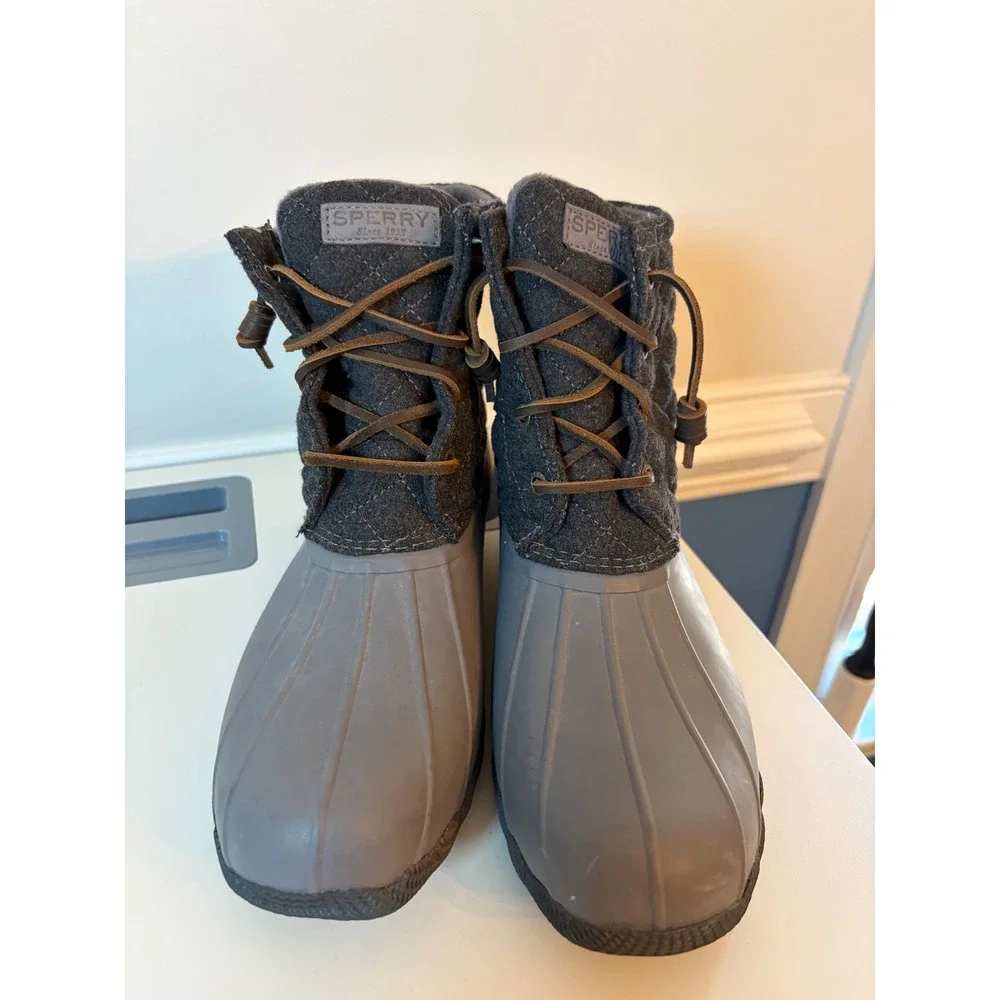 Sperry Duck Boots Women Size 10 W Grey Saltwater Quilted Wool STS97562F